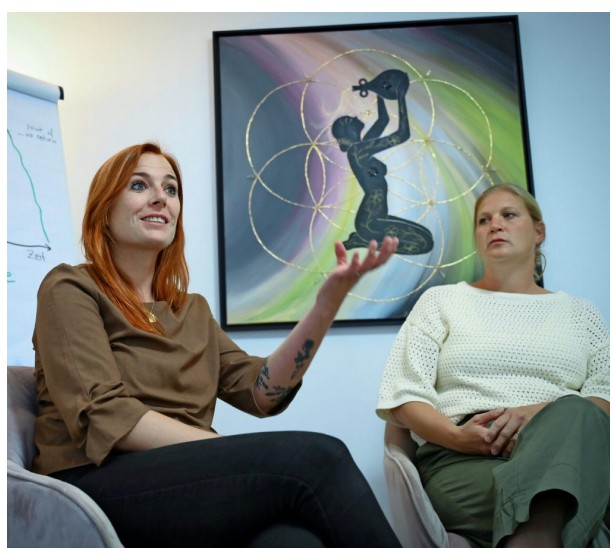 Olivia Zurlinden und Ladina Engler, Sexologinnen MA